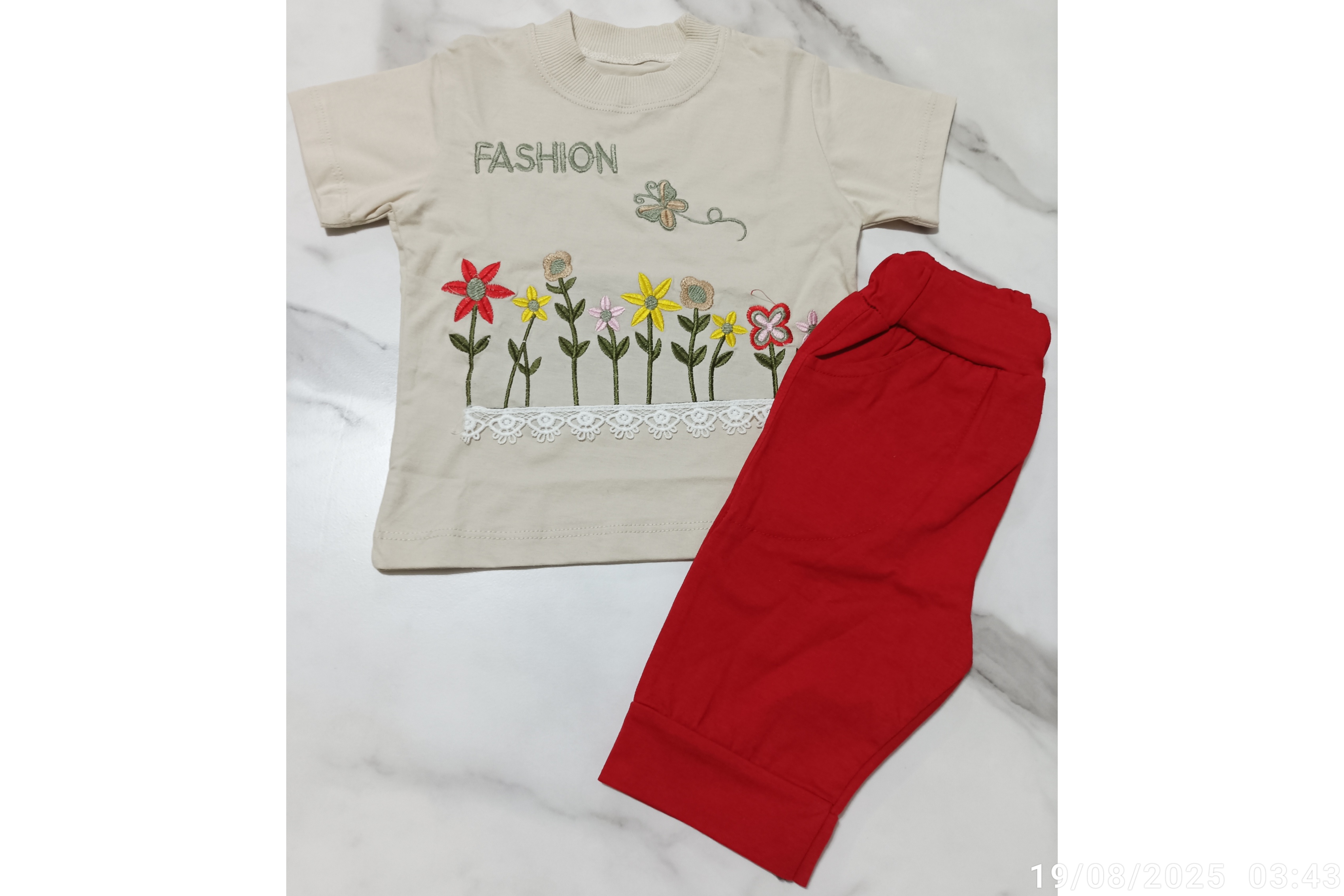ست تیشرت شلوارک دخترانه طرح گلدوزی و فشیون