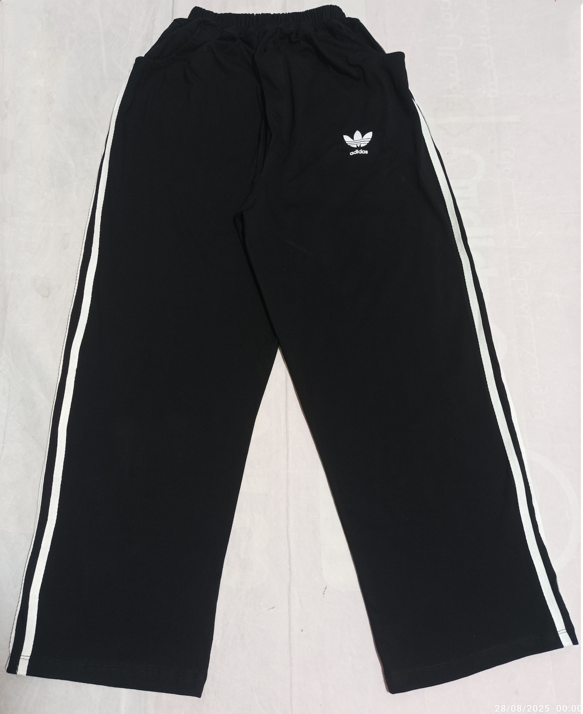 ست تیشرت شلوار لش مشترک زنانه و مردانه طرح آدیداس